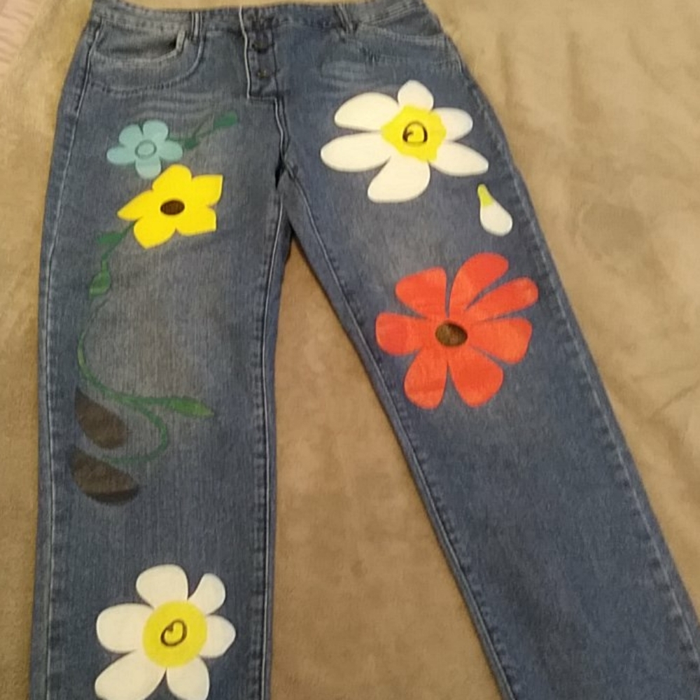 FLOWER DESIGN JEANS BNWOT